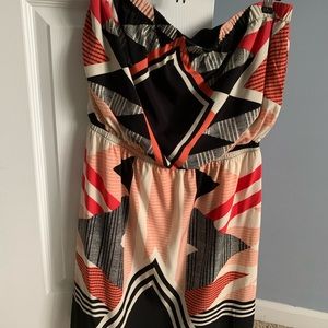 Colorful strapless dress. Express store. Size M